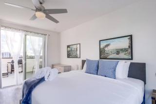 Park Blvd Paradise 303 - King Bed with a Private Spa - San Diego - 8