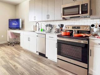 Boho-Luxe Studio - Pink Accents & Mountain Calm - Boise - 7