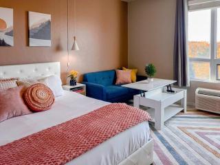 Boho-Luxe Studio - Pink Accents & Mountain Calm - Boise - 3