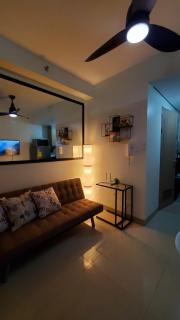 Shore 2 1Br Suite with Balcony within Mall of Asia Complex - Manila - 9