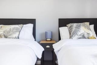 Charming 2bed House - Barking - 9
