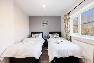 Charming 2bed House - Barking - 8