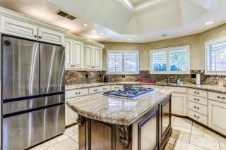 Billiards and Private Pool Bright Clovis Home! - Clovis - 2