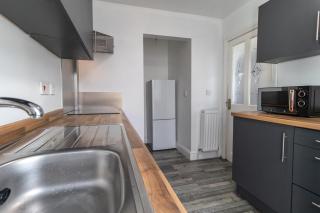 Free Parking 3 Double Bedroom Sunderland House 10 mins drive to Nissan Ideal for Long Term Contractor etc Stays - see our Dwellcome Home Ltd site for assurance - 6