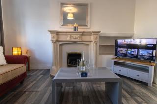 Free Parking 3 Double Bedroom Sunderland House 10 mins drive to Nissan Ideal for Long Term Contractor etc Stays - see our Dwellcome Home Ltd site for assurance - 2