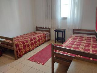 Apartamento bem localizado com estacionamento - Guarujá - 7