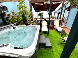 Casa con jardín y jacuzzi - 7
