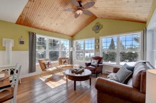 Stunning Waterfront Chalet A Lot Of Natural Light - Saint Zenon - 1