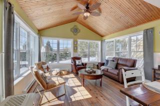 Stunning Waterfront Chalet A Lot Of Natural Light - Saint Zenon - 9