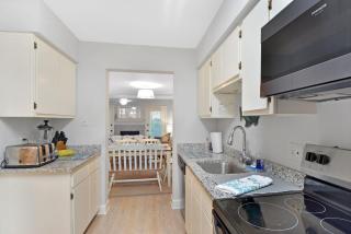 Coral Cottage - St. Simons Island - 5