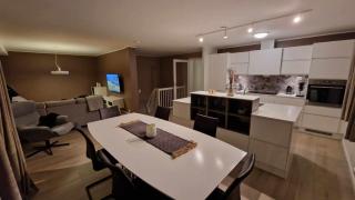 A Modern Home in Nature's Embrace - 5