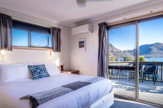 The Lookout ~ Large family house with views - Coles Bay - 7