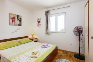 Apartments by the sea Pirovac, Sibenik - 15659 - Pirovac - 2