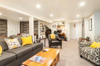 Rustic Chic Cottage near Mill Creek, Snohomish, Woodinville - 3