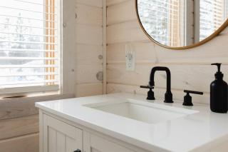 Remodeled* Sleeps 7, Fire Pit, Indoor Bike Storage - Crosby - 6