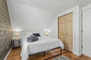 Remodeled* Sleeps 7, Fire Pit, Indoor Bike Storage - Crosby - 1