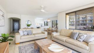 Flinders Lodge Unit 1 - Yamba - 4