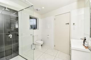 Paradise Point - Entire home in Clarence Point, Tasmania Australia, 10 guests 7 bedrooms 7 beds 3 baths - Clarence Point - 4