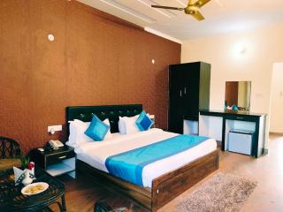 Royals Moonlight Resort,Corbett - Rāmnagar - 1