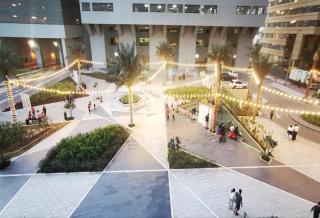 Luxurious 2 Bedroom DT Apartment - Dubai - 2
