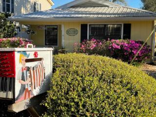 The Squeezebox - Saint Simons Island - 0