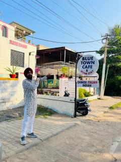 Blue town Hostel & Cafe - 1