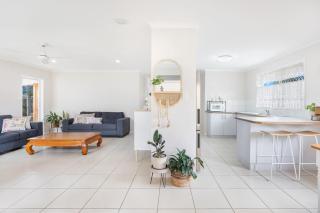 Bay Breeze - Easygoing Beachside Living for Families - Hervey Bay - 0