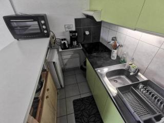 026 Beverley Hills C42 - 4