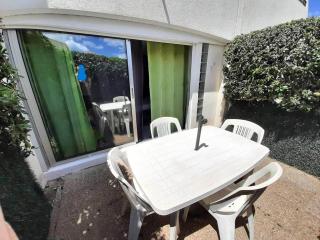 026 Beverley Hills C42 - 1