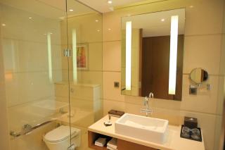 Courtyard by Marriott Kochi Airport - Nedumbassery - 4