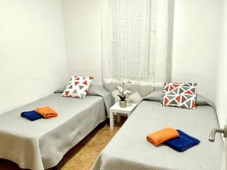 APARTBEACH PINEDA 1 VISTAS PLAYA y PISCINA - La Pineda - 4