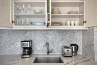 UES 1br w gym doorman walk to central park NYC-1332 - 4