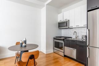 FiDi 1br w 3-story gym doorman game room NYC-1341 - 4