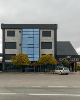 HOTEL ALBES - 9