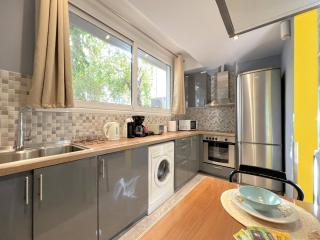 Historic Center getaway 10'walk to Acropolis hill - 2