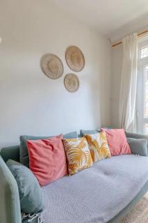 Cosy 4BD Flat wPrivate Balcony - Nine Elms! - London - 9
