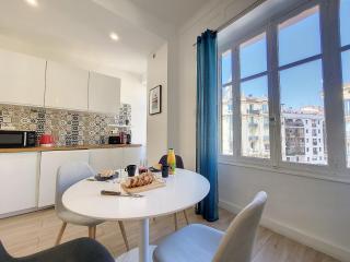 Nestor&Jeeves - BLEU BUFFA - Central location - Niza - 5