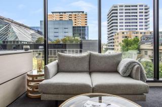 'The SkyNook' Sun-Drenched Shimmer by Albert Park - 7