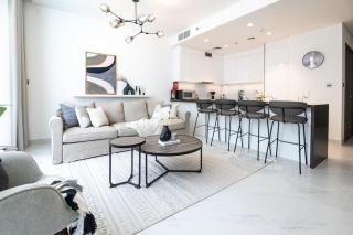 HiGuests - Step Into Heaven In This Lakeside Apartment - Dubai - 5