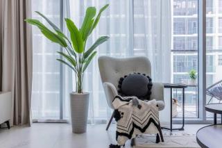 HiGuests - Step Into Heaven In This Lakeside Apartment - Dubai - 2