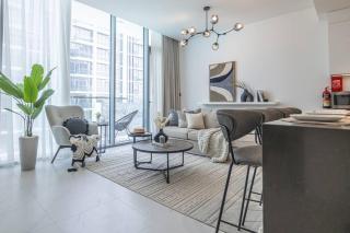 HiGuests - Step Into Heaven In This Lakeside Apartment - Dubai - 1