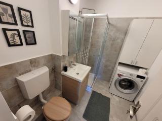 Spacious & Fresh Apartment - 9