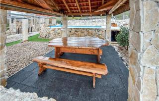 Nice Home In Trolokve - Prgomet - 4
