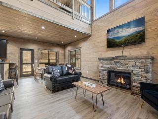 Smore Splashing - Sevierville - 7