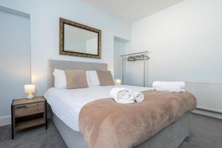 4 Bed - Saint James' House by Smart Welcomes - 1