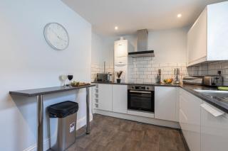 4 Bed - Saint James' House by Smart Welcomes - 6