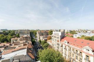 Stunning Views 3BR Sunny Flat - Amazing Terrace - Bucharest - 1