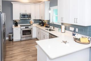 Cottage Beach House Steps From Beach 3 bedroom 2 bath - Gulf Shores - 3