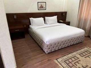 Hotel Crescent - 0