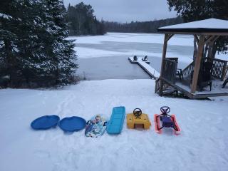BowLakeHouse - Lakefront Cottage with Beach - Bancroft - 6